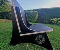 Alternative view of Petite Chaise